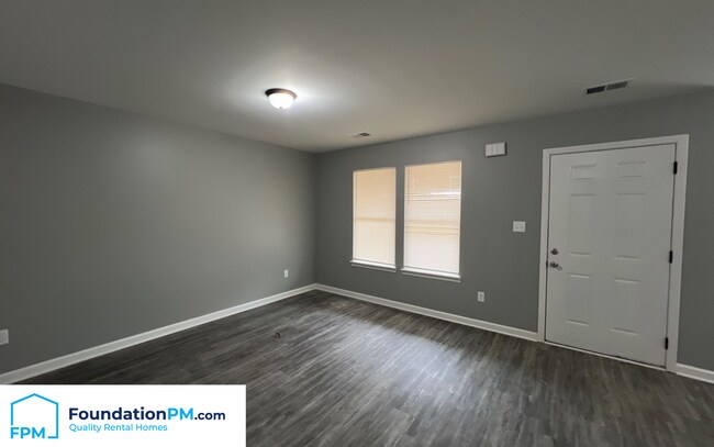 Building Photo - 605 Howard Dr