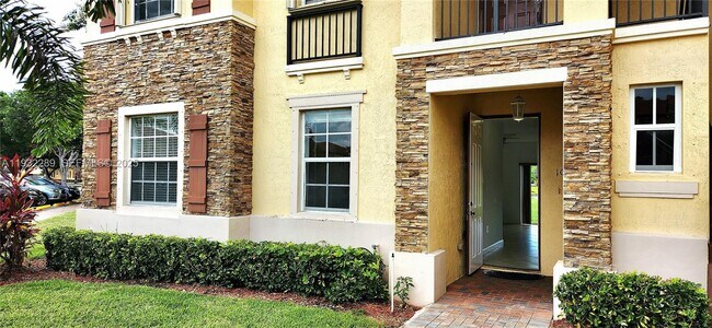 Foto del edificio - 3350 NE 13th Cir Dr