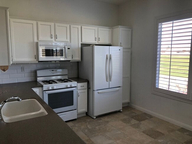 Building Photo - 2Bedroom 2Bathroom Home in the 55+ community!
