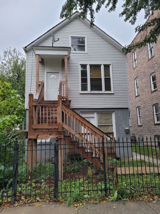 Building Photo - 1521 S Komensky Ave