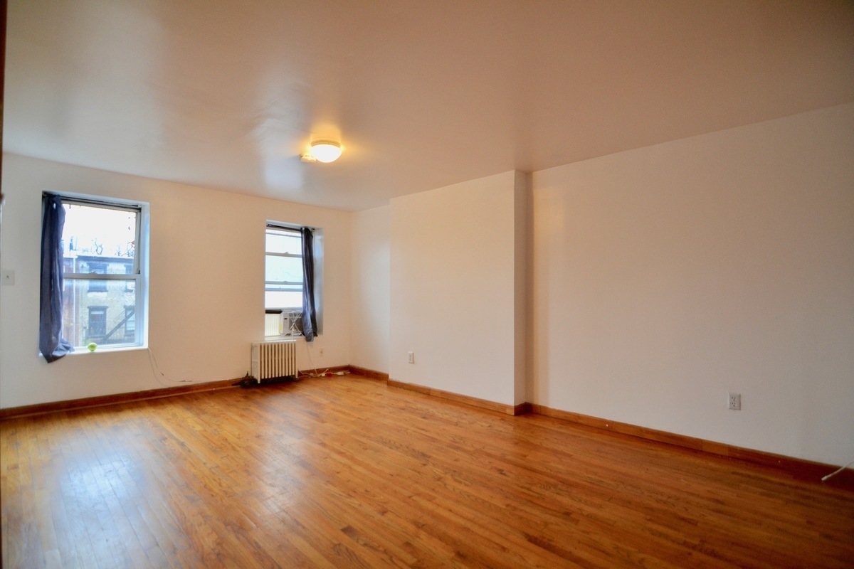 Foto principal - 123 Waverly Ave