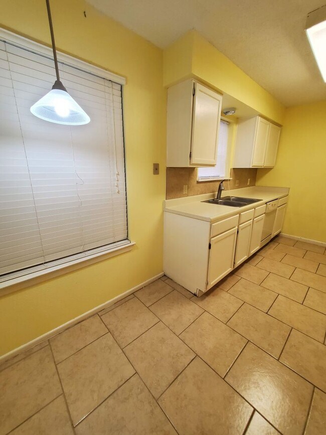 10955 Wurzbach Rd, San Antonio, TX 78230 House Rental in San Antonio