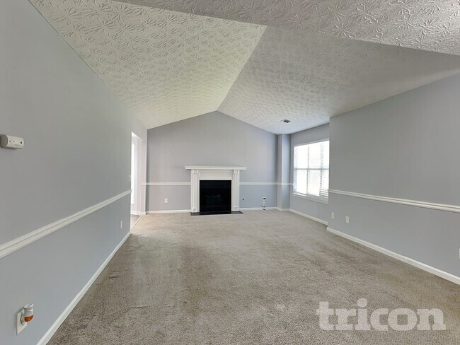 Foto del edificio - 1812 Cres Hill Dr NW