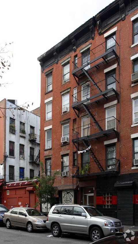 Building Photo - 503 E 6th St