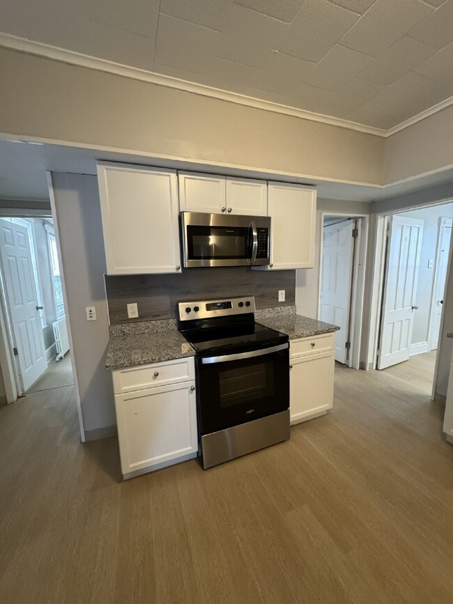 Building Photo - Newly updated 4 Bed, 1 Bath in Mechanicville!