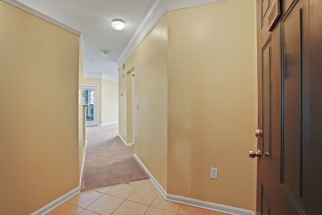 Foto del edificio - 2 bedroo 2-bathroom ground floor with screened patio for rent Wilmington Island