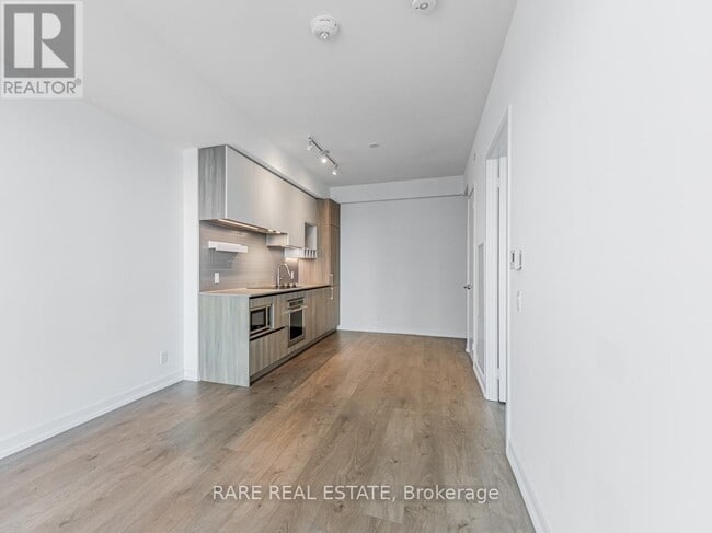 Photo du bâtiment - 950-5950 Portage Pkwy