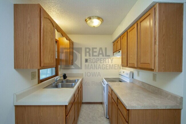 Foto del edificio - 207 Todd Cir