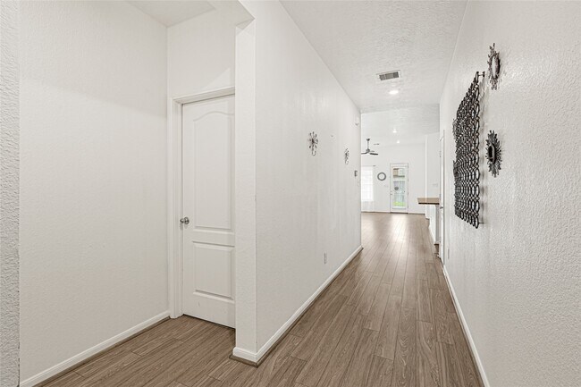 Building Photo - 25514 Ramsey Heights Way