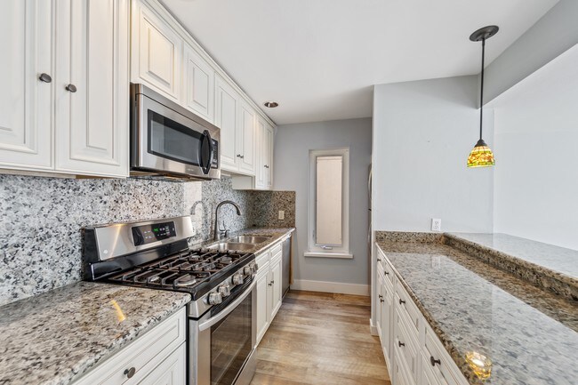Foto del edificio - 1232 Lakeview Blvd E - 2 bedrooms