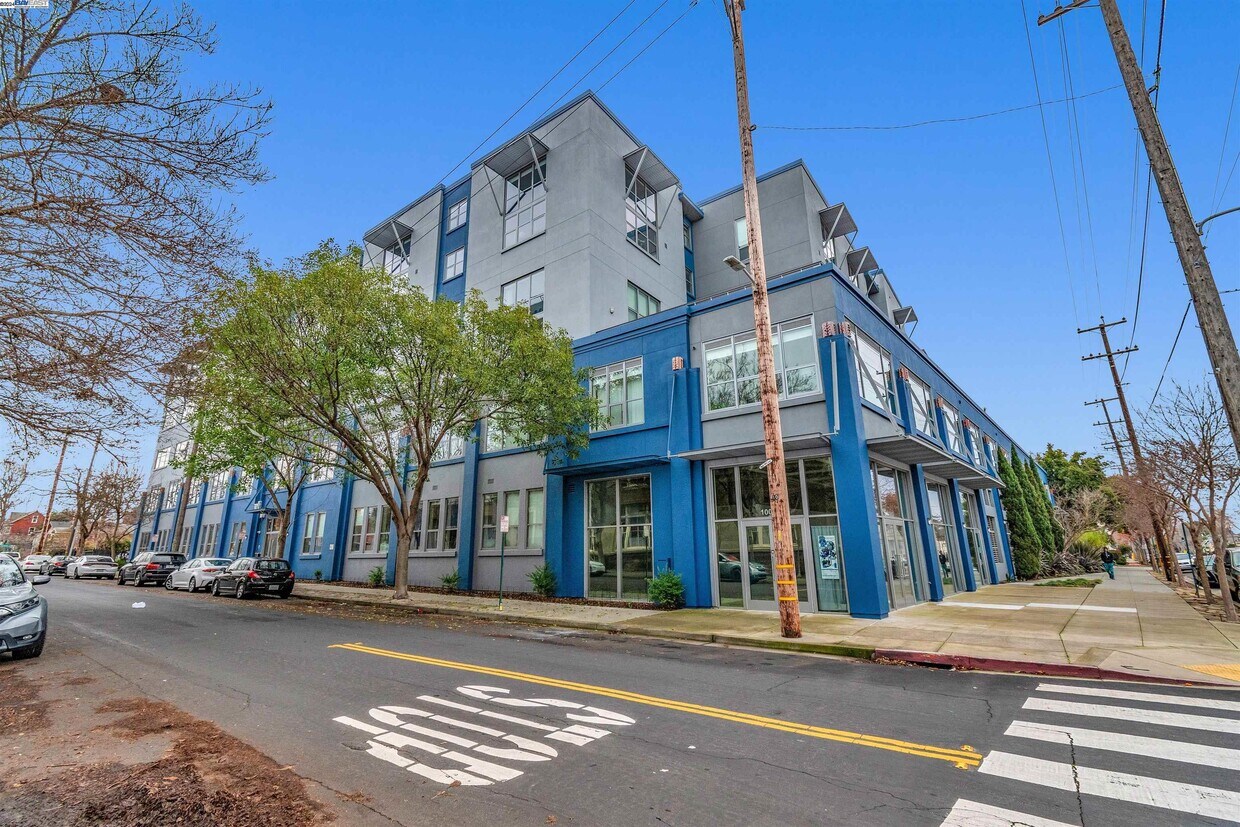Primary Photo - 94608 46th St