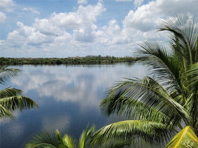 Foto del edificio - 1075 NE Miami Gardens Dr