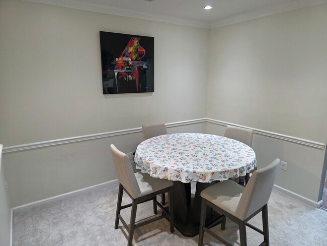 dining room - 43300 Marymount Ter