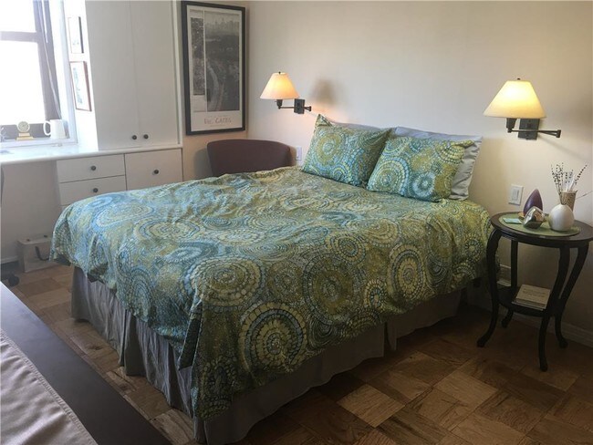 Foto del edificio - 350 E 93rd St