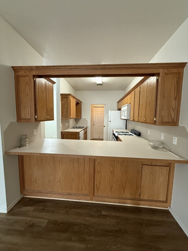 Building Photo - 701 S Stoneybrook St