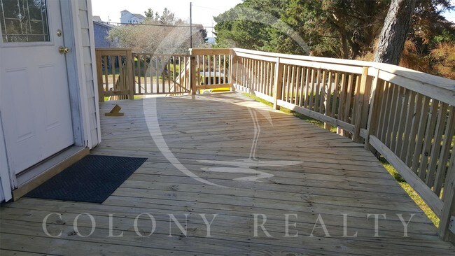 Building Photo - 50076 Kings Point Dr