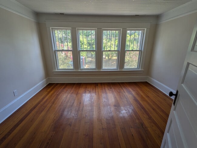 Building Photo - 510 S Carolina Ave