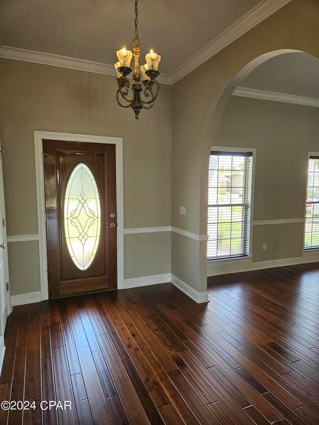 Building Photo - 2103 Coral Dr