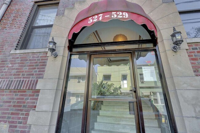 Foto del edificio - 527-529-529 34th St