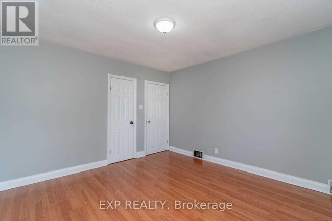 Building Photo - 204 John St