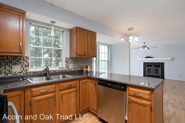 Building Photo - 4 br, 2.5 bath House - 604 Carpenter Fletc...