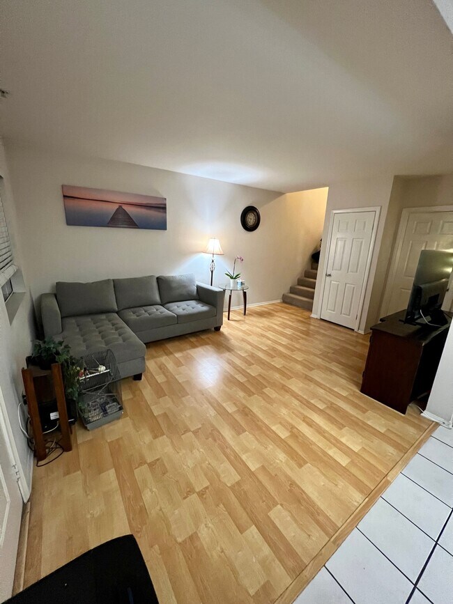 11725 Lemay St, North Hollywood, CA 91606 Townhome Rentals in North