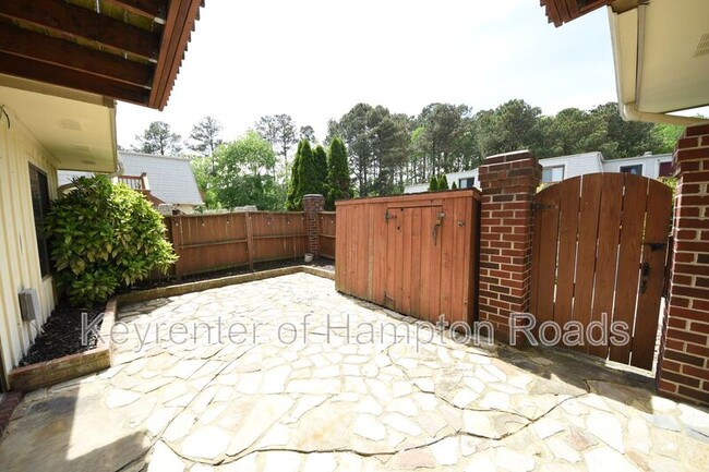 Building Photo - 418 Duck Hunter Ct
