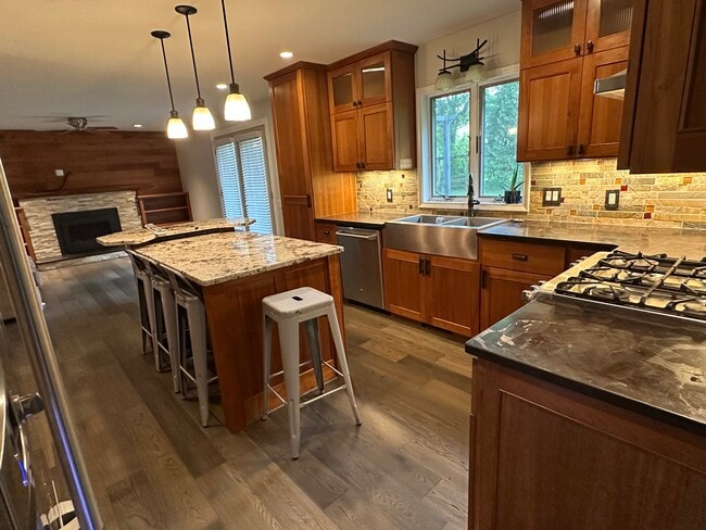 Building Photo - 1009 Stanford Dr