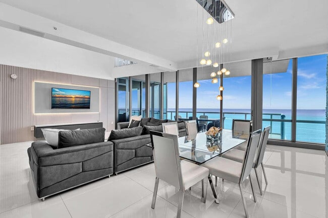 Building Photo - 17121 Collins Ave