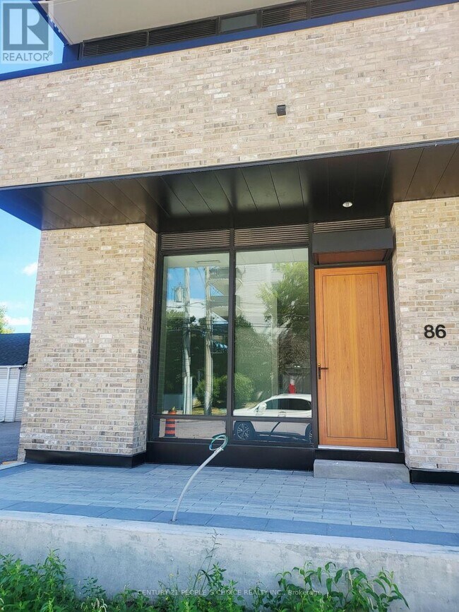 Building Photo - 86 Agnes St