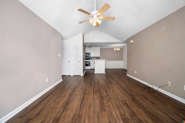 Building Photo - 925 Whistling Swan Dr