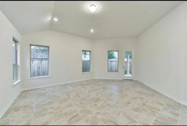 Building Photo - 6711 Knl Spg Wy