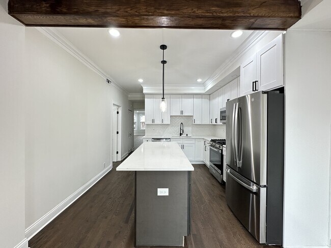 Foto del edificio - 2317 N Keeler Ave