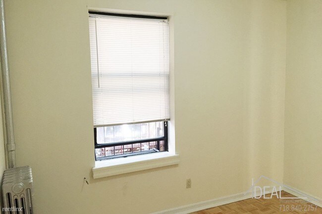 Foto del edificio - 614 E 16th St