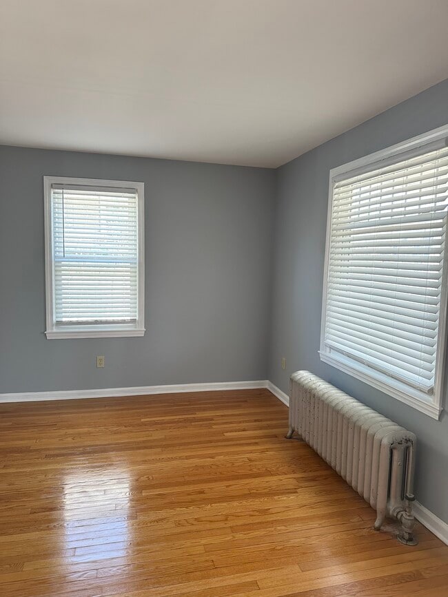 Living area - 70 Livingston Ave