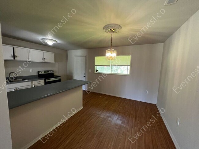 Foto del edificio - 2456 Mt Vernon Rd NW