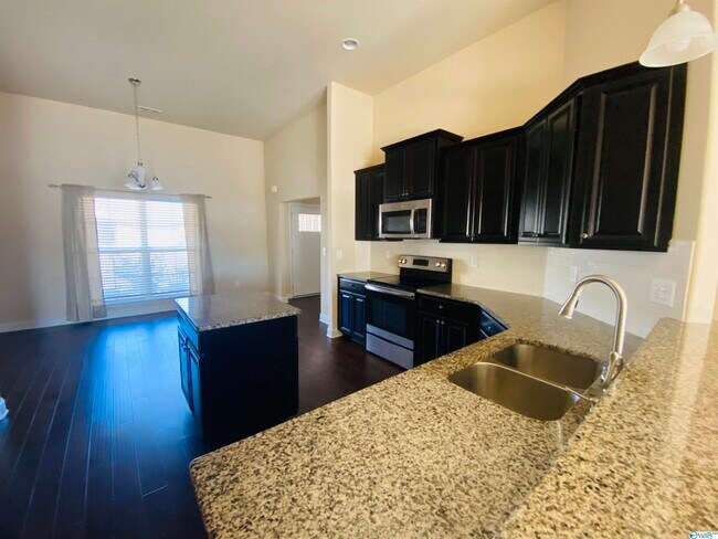 Foto del edificio - 280 Harold Murphy Dr