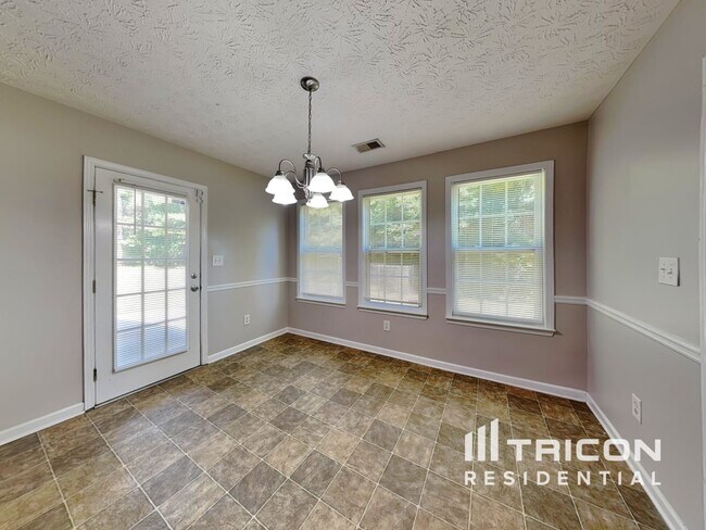 Building Photo - 45 Shadowbrook Ct