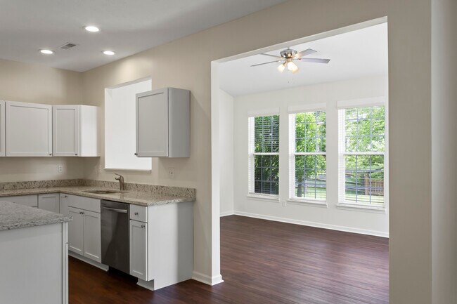 Foto del edificio - 344 Indian Pointe Dr