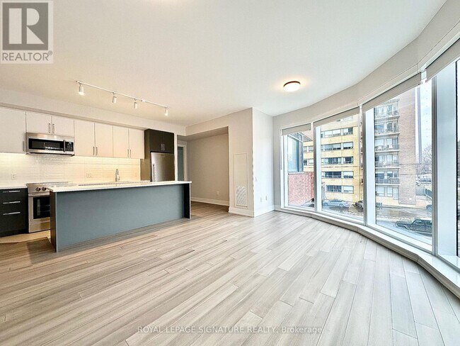 Photo du bâtiment - 2525 Bathurst St