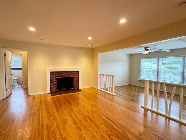 Building Photo - Gorgeous 4 BR / 2 BA La Mesa House at foot...