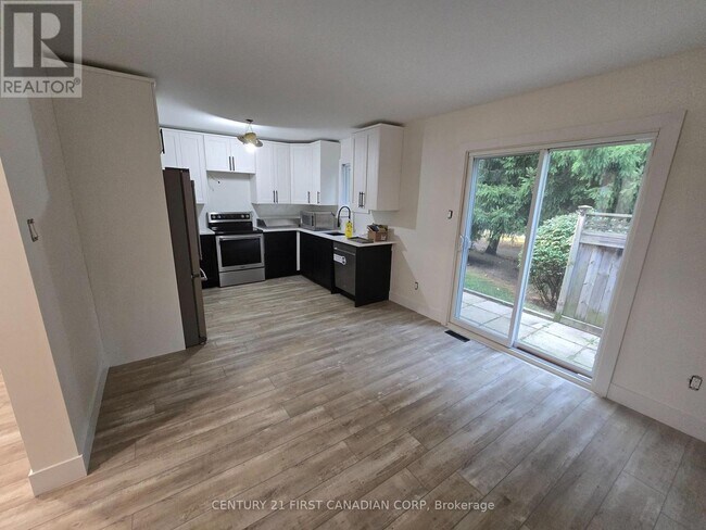Photo du bâtiment - 1294 Byron Baseline Rd