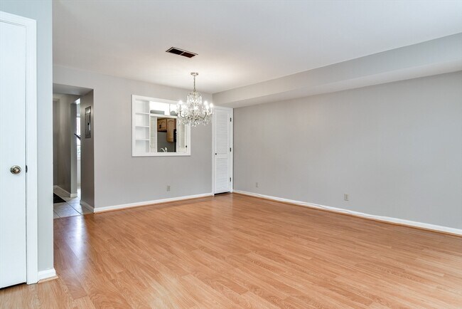 Foto del edificio - 1907 Windsor Dr