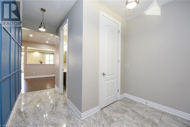 Building Photo - 1270 McPhedran Point