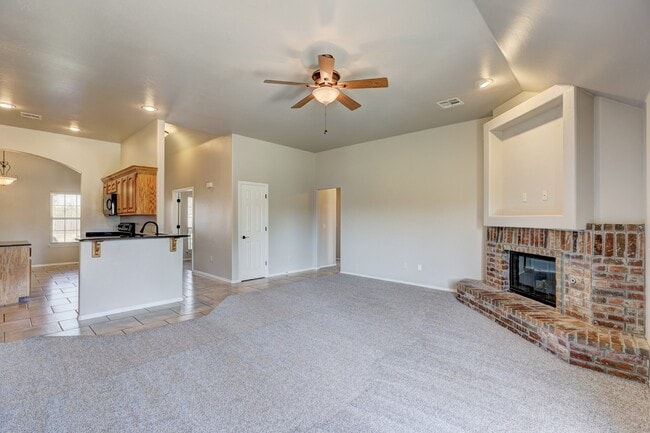 Building Photo - 2816 Coventry Manor Dr