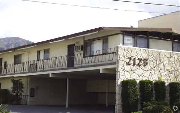 Foto principal - Crest Apartments
