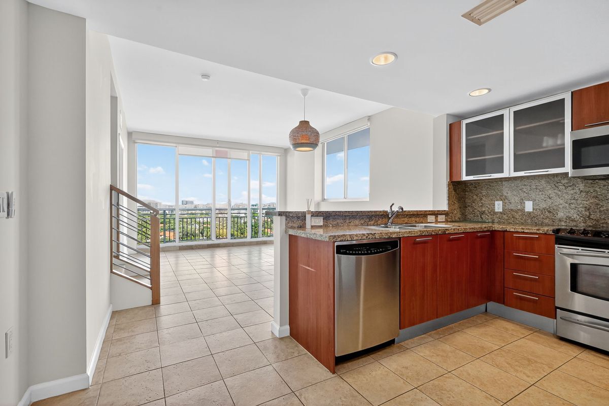 Foto principal - 2021 SW 3rd Ave