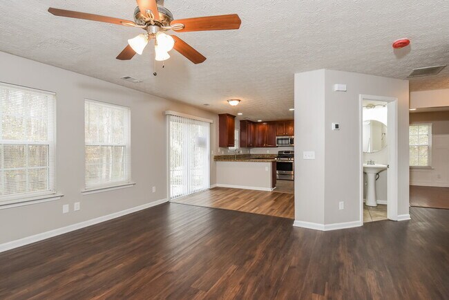 Foto del edificio - 41 Creekmoore Ct