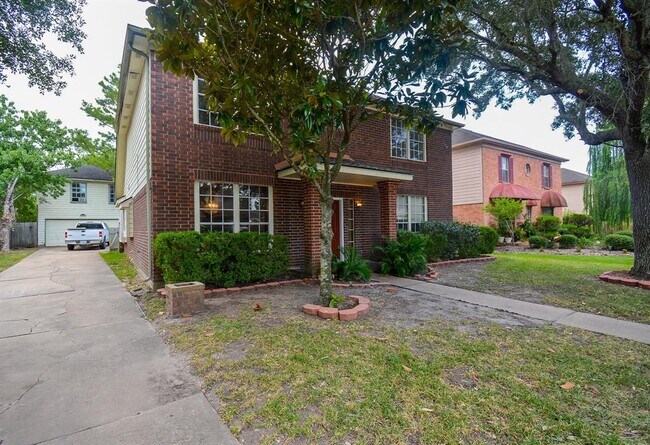 Building Photo - 919 Turtle Creek Dr