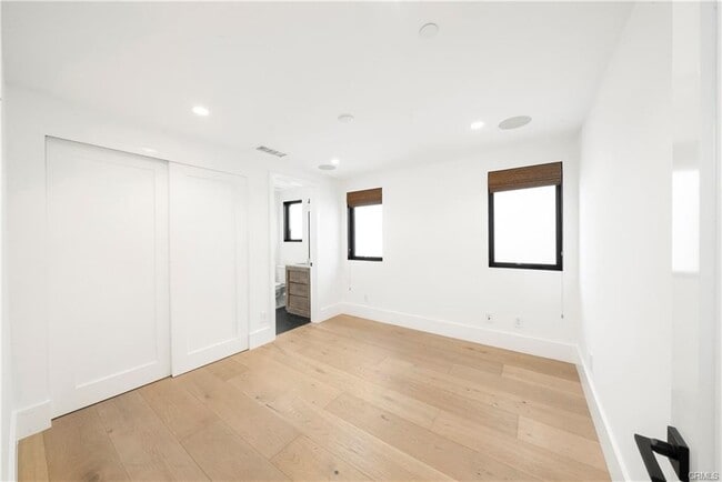 Foto del edificio - 616 Acacia Ave